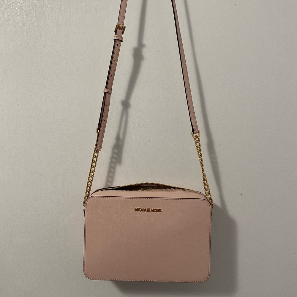 Michael Kors jet set crossbody bag